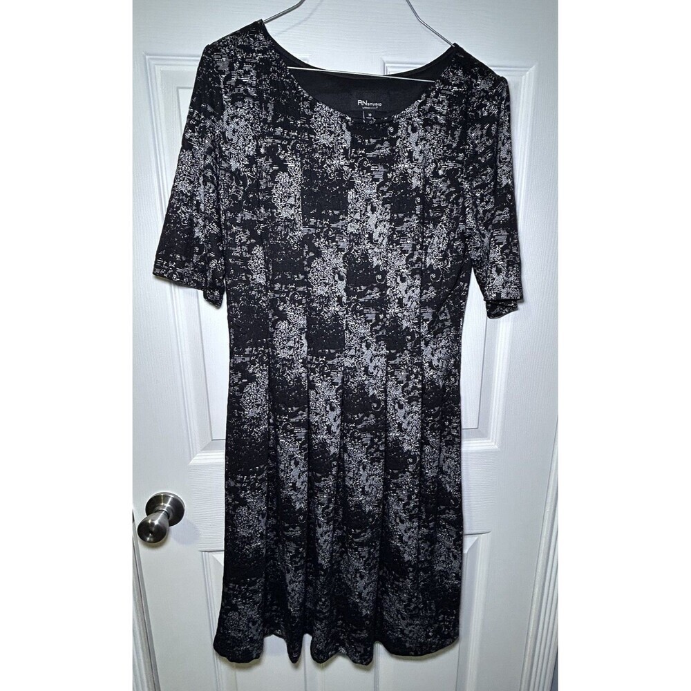 RN Studio Women’s 3/4 Sleeve Midi Fit & Flare Black & White Dress Size 10 NWOT